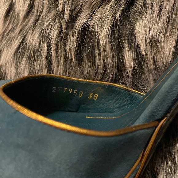 Gucci Teal/Gold suede heels 8 - Picture 8 of 9